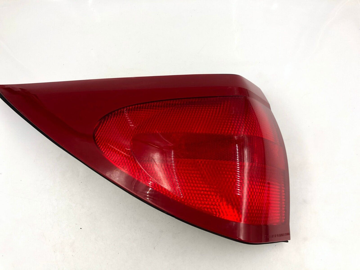 2002-2003 Buick Rendezvous Driver Side Tail Light Taillight OEM B03B59002