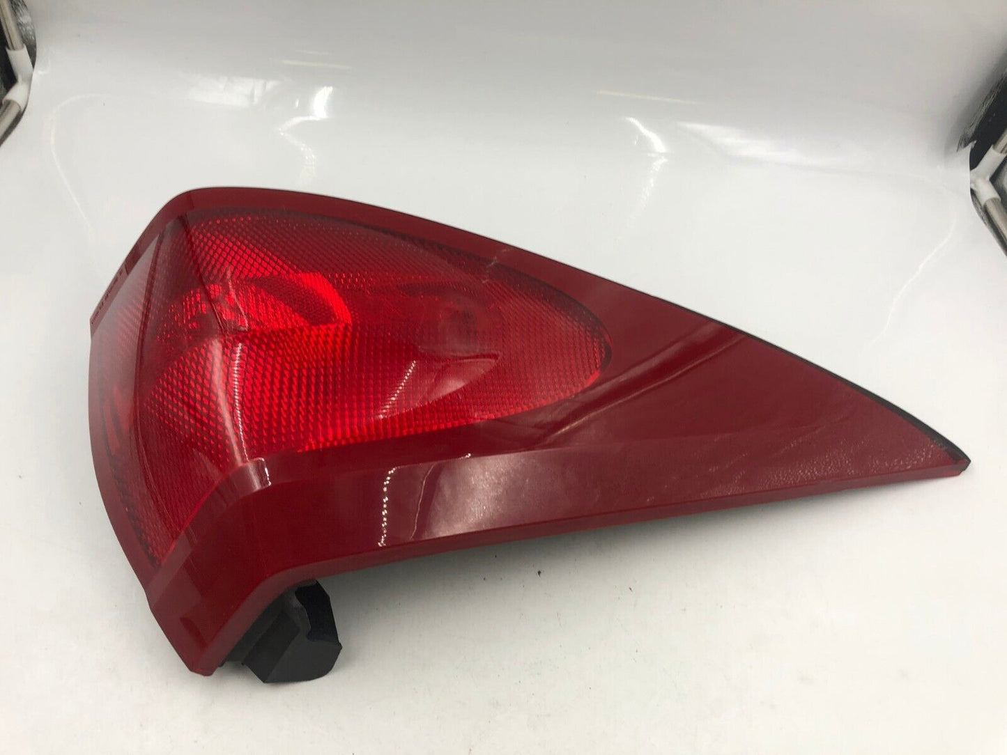 2002-2003 Buick Rendezvous Driver Side Tail Light Taillight OEM B03B59002