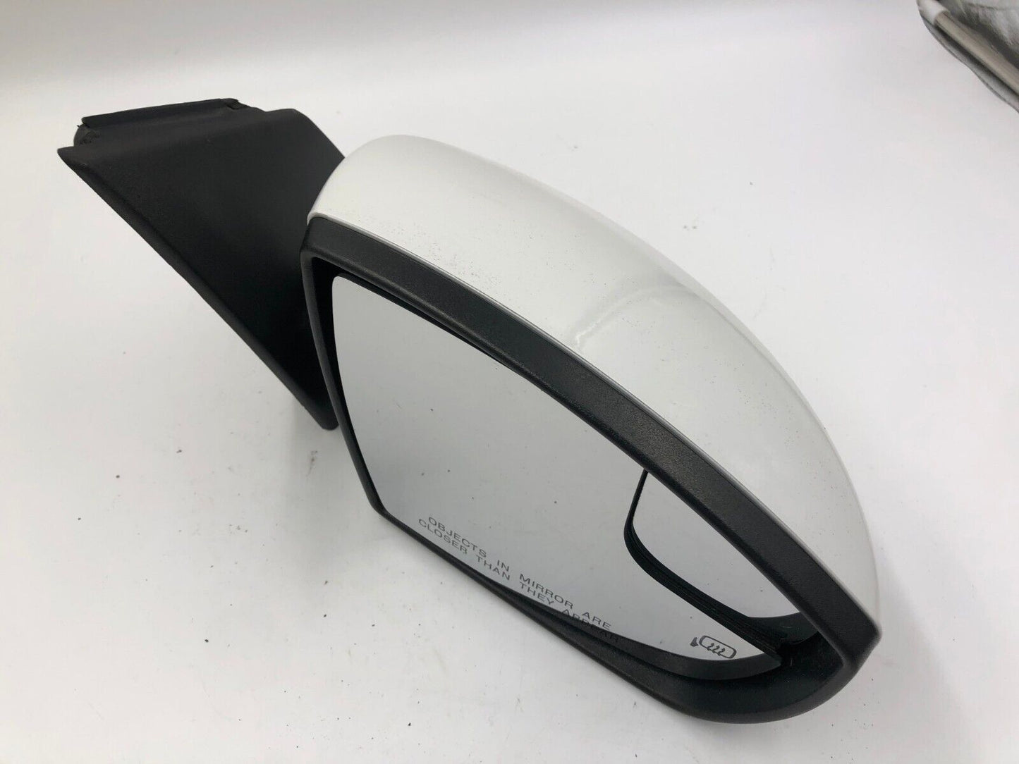 2015-2018 Ford Focus Passenger Side View Power Door Mirror White OEM D01B22025