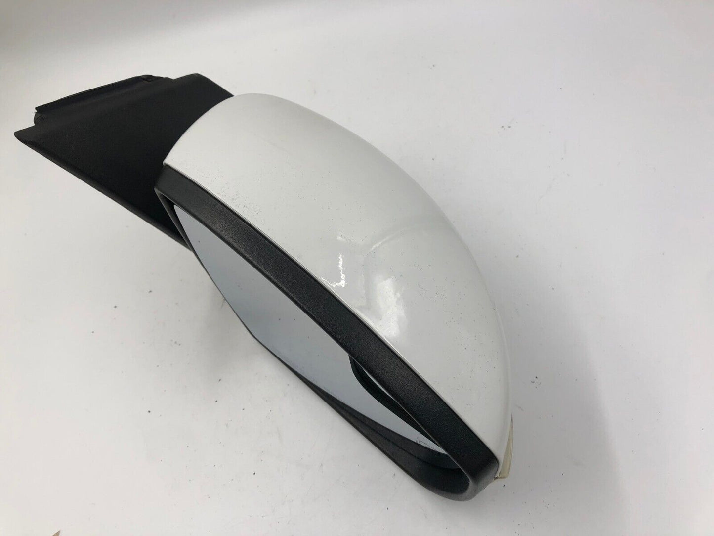 2015-2018 Ford Focus Passenger Side View Power Door Mirror White OEM D01B22025