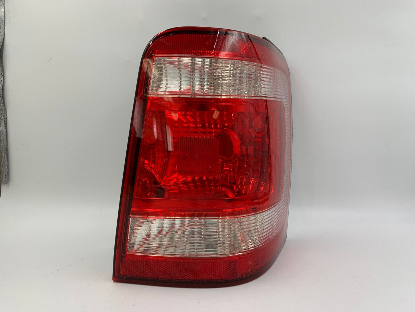 2008-2012 Ford Escape Passenger Side Tail Light Taillight OEM D04B20071