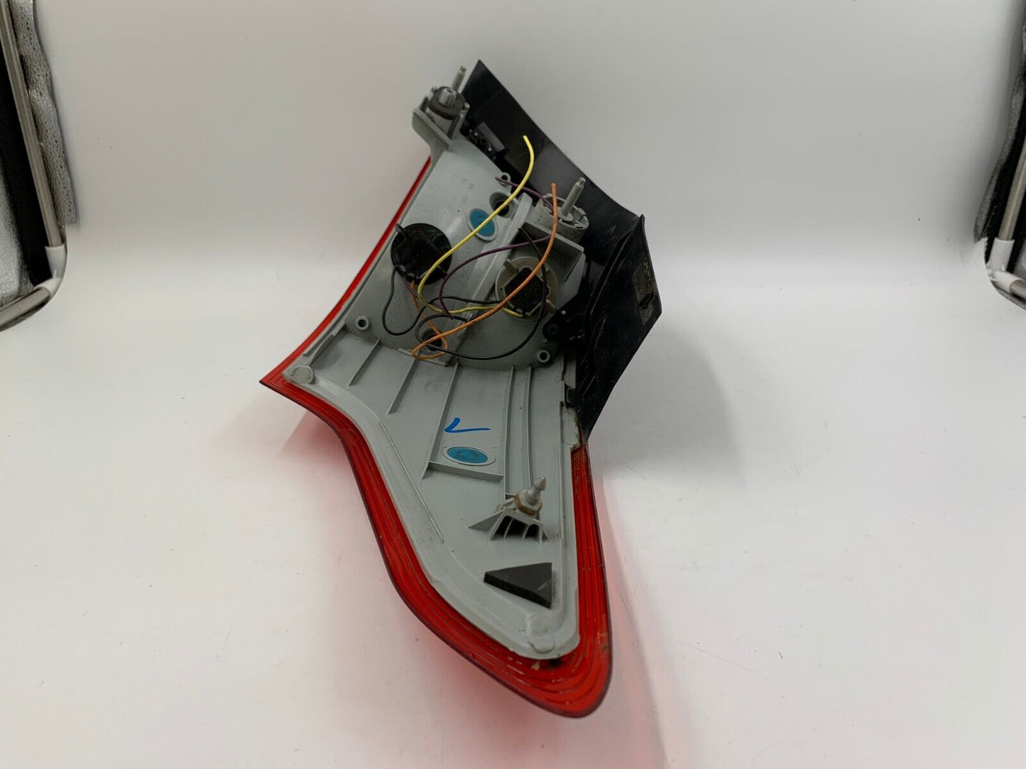 2015-2018 Ford Focus Sedan Driver Side Tail Light Taillight OEM E04B31027