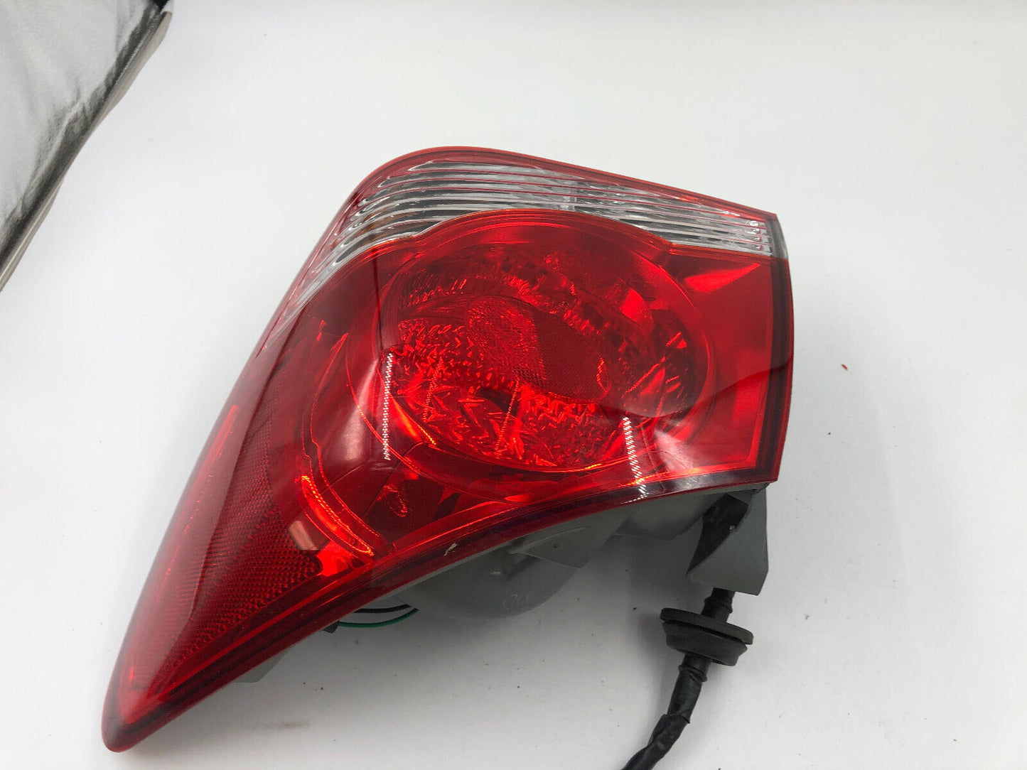 2011-2016 Chevrolet Cruze Passenger Side Tail Light Taillight OEM G02B04002