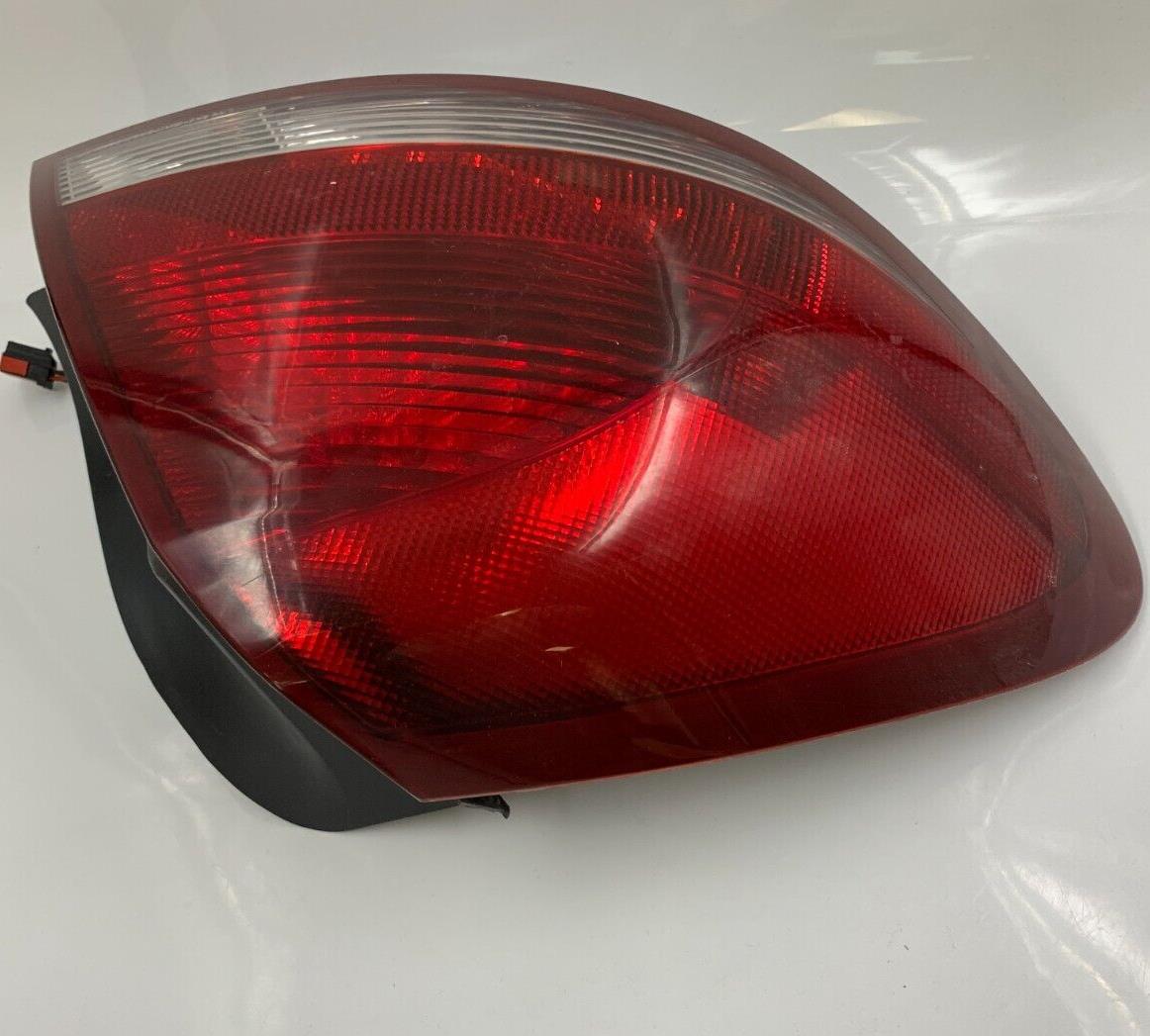 2004-2007 Ford Taurus Driver Side Tail Light Taillight OEM D03B22038