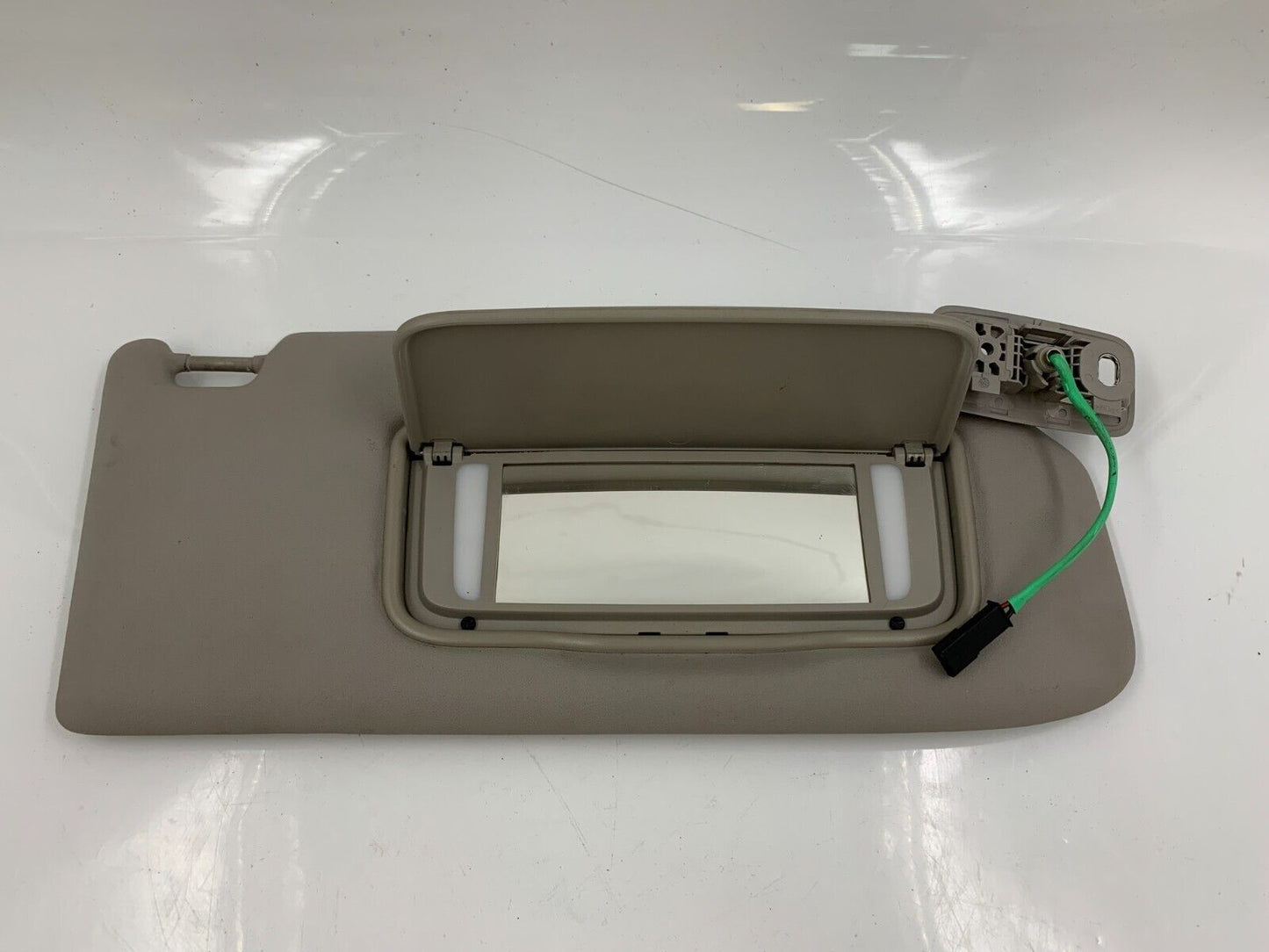 2007-2011 Volvo V50 Passenger Sun Visor Sunvisor Illuminated Gray OEM D03B23051