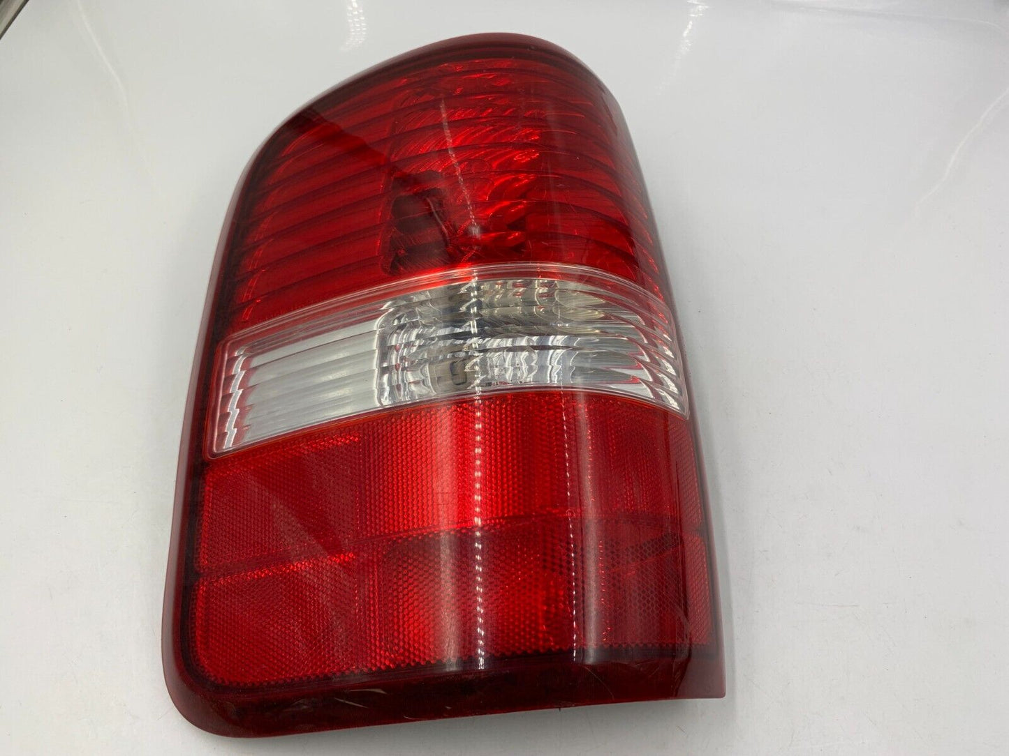 2004-2008 Ford F150 Driver Tail Light Taillight Lamp Styleside OEM D04B26042