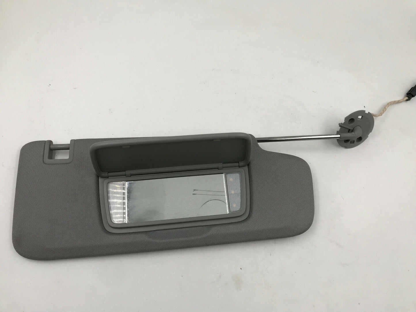 2018-2019 Chevrolet Equinox Passenger Sun Visor Sunvisor Gray Illuminated G04B23