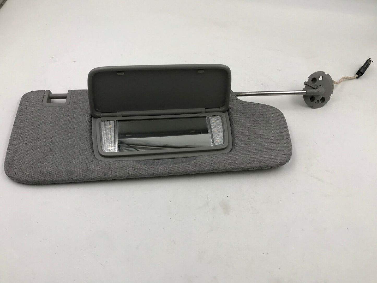 2018-2019 Chevrolet Equinox Passenger Sun Visor Sunvisor Gray Illuminated G04B23