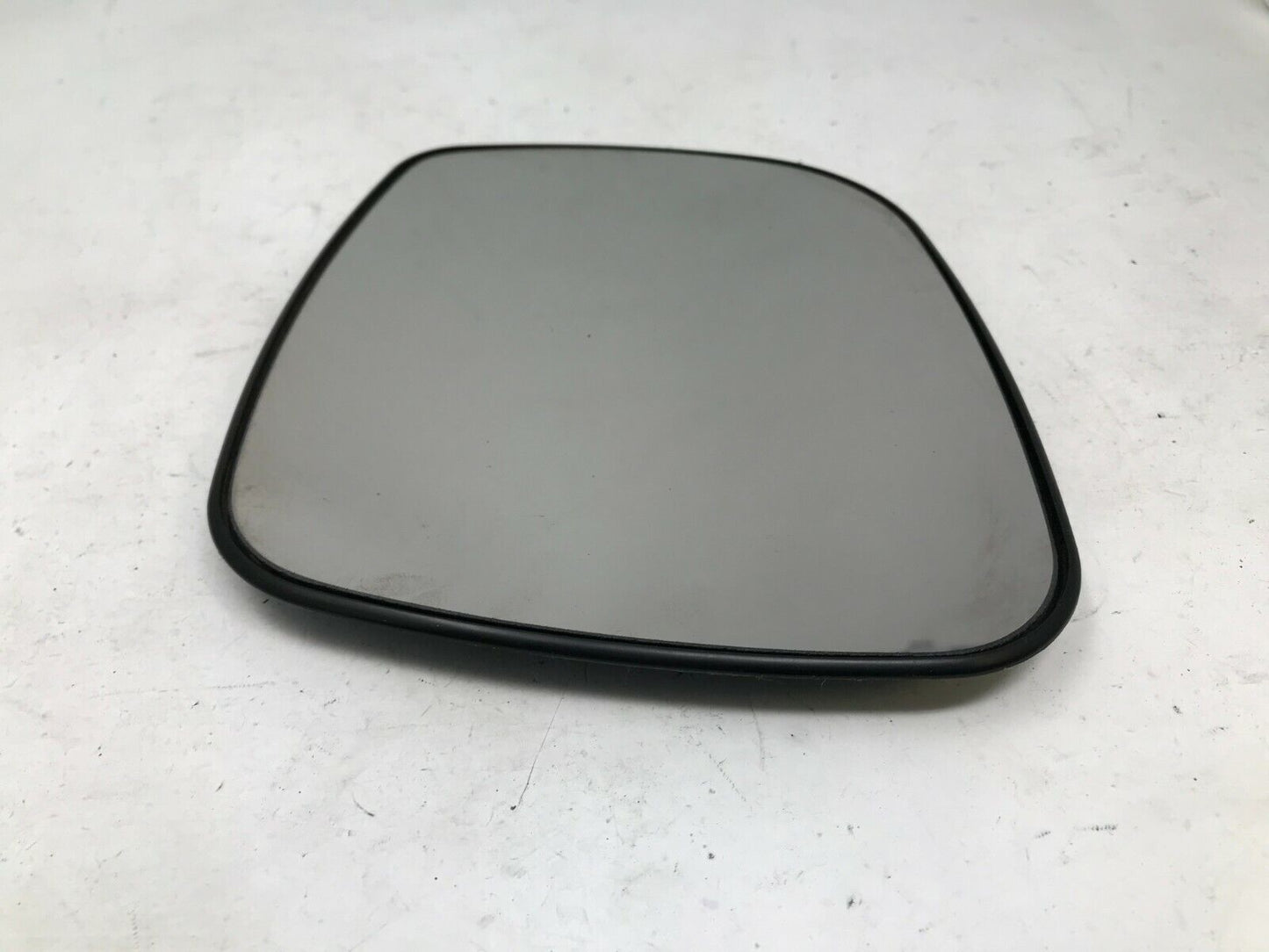 2008-2010 Chrysler Town & Country Driver Side Power Door Mirror Glass Only G0133