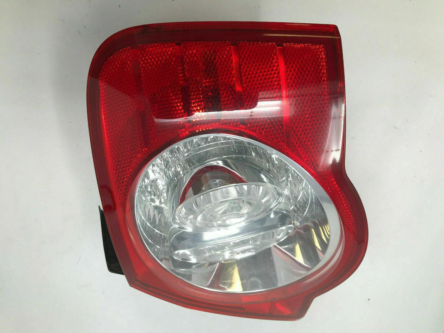 2008-2010 Volkswagen Passat Sedan Passenger Side Tail Light OEM B03B40070