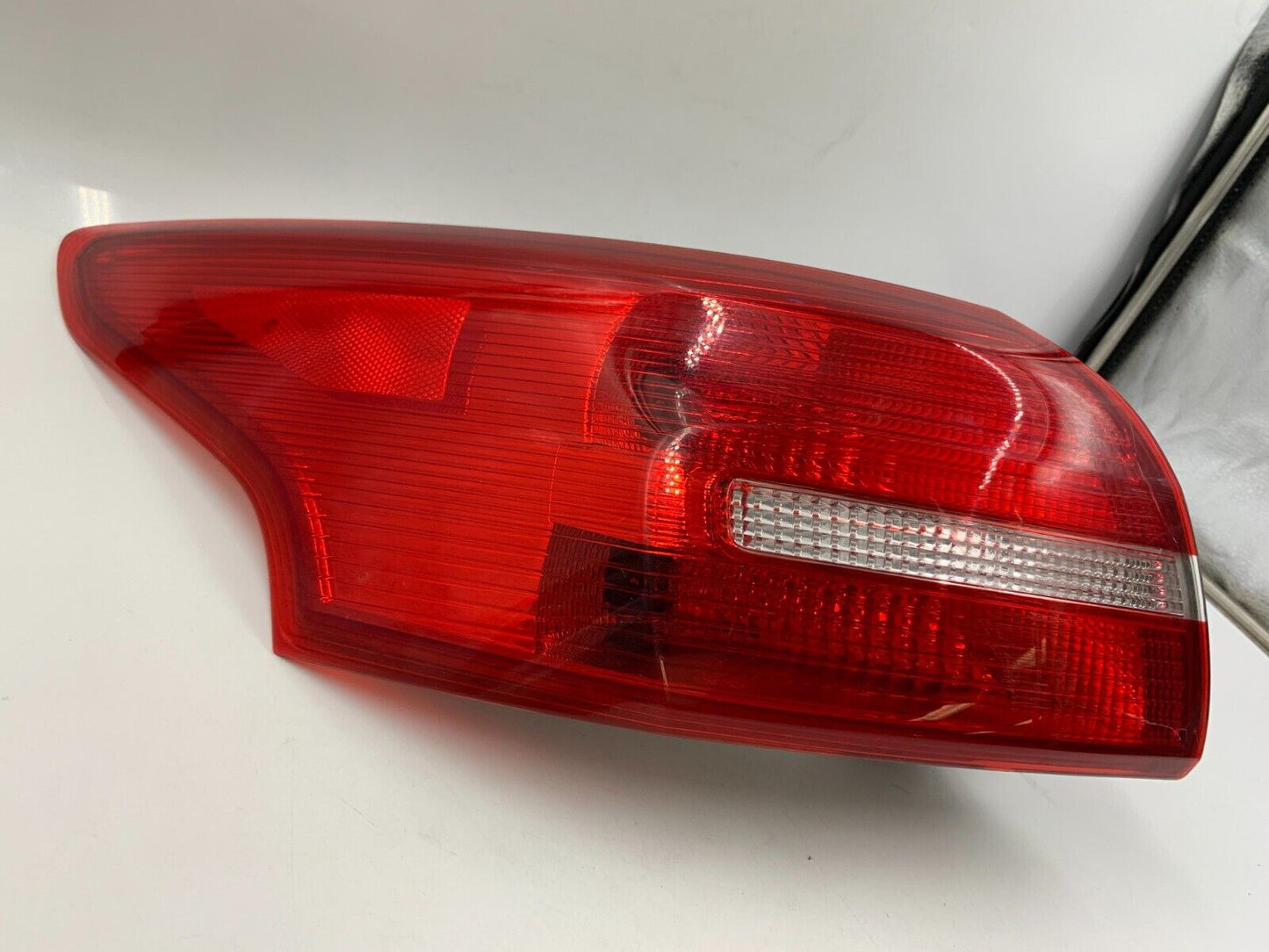 2015-2018 Ford Focus Sedan Driver Side Tail Light Taillight OEM A04B38011