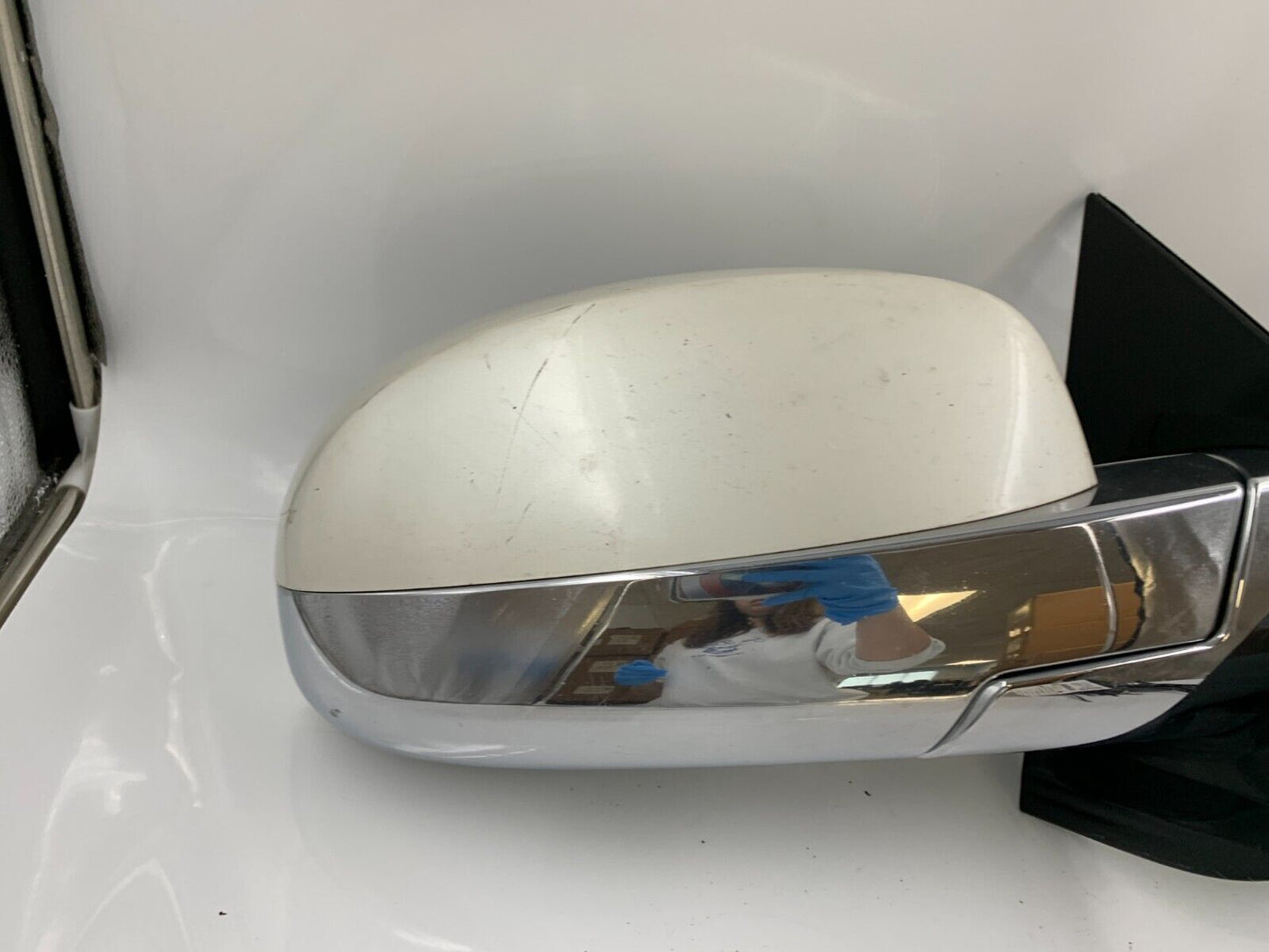 2009-2014 Cadillac Escalade Passenger Door Mirror White Chrome OEM B04B17029