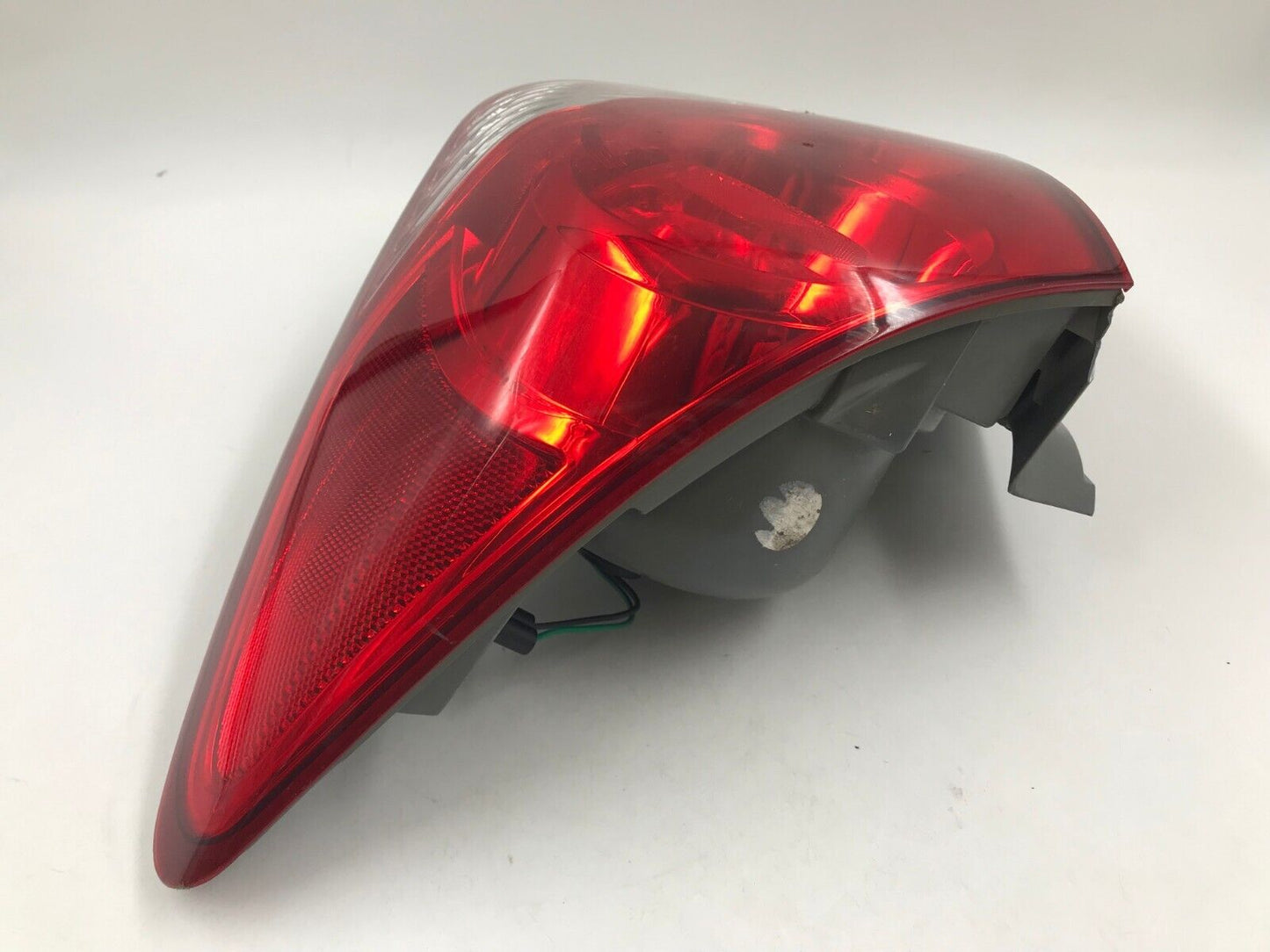 2011-2016 Chevrolet Cruze Passenger Side Tail Light Taillight OEM D04B26049