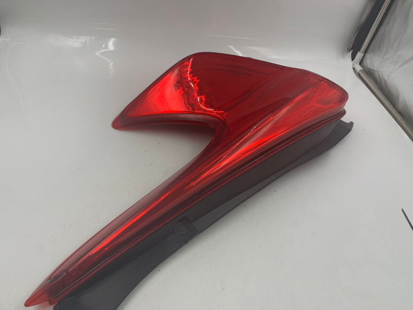 2009-2012 Chevrolet Traverse Driver Side Tail Light Taillight OEM F02B28023