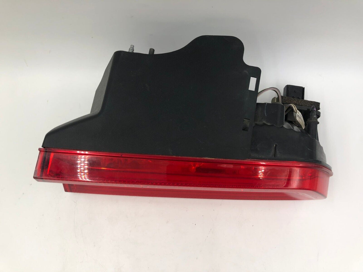 2008-2014 Dodge Challenger Passenger Side Tail Light Taillight OEM B01B25041