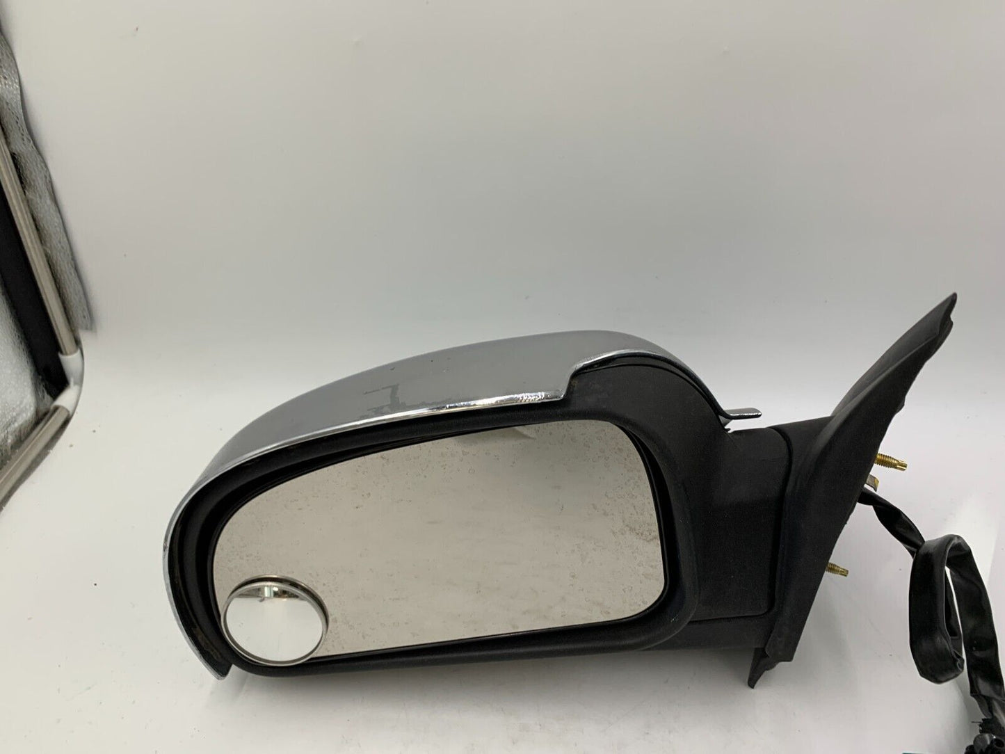 2005-2006 GMC Envoy Driver Side View Power Door Mirror Chrome OEM B04B33045