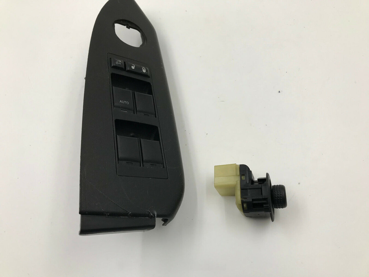 2007-2010 Dodge Caliber Master Power Window Switch OEM D02B24015