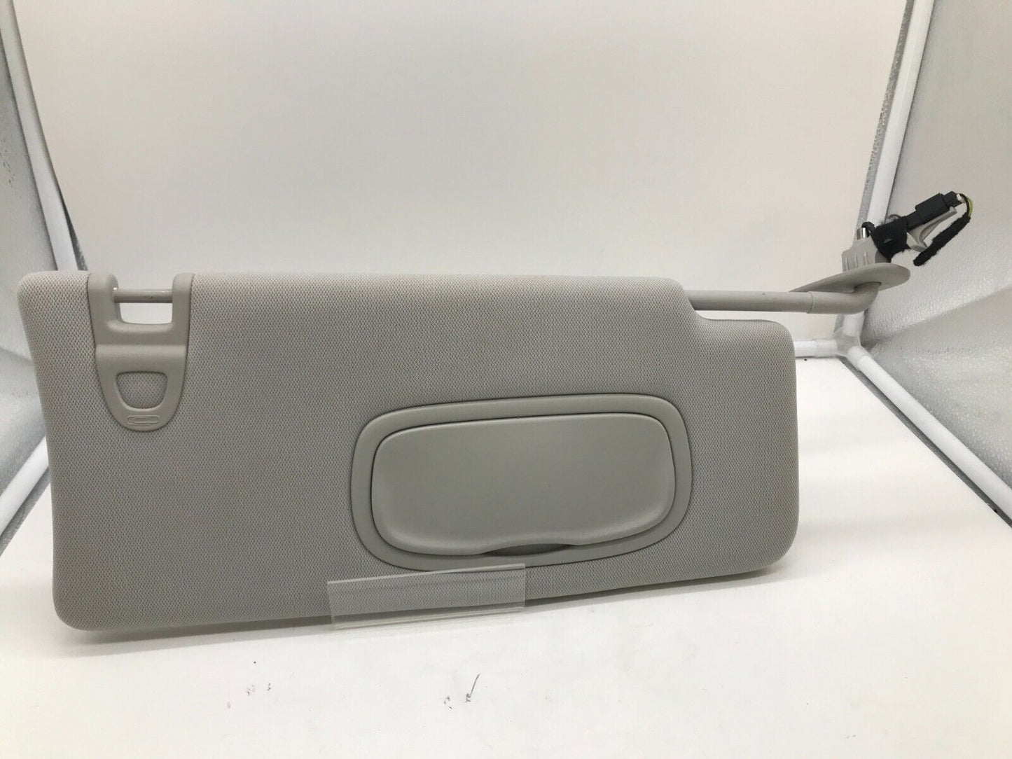 2017-2018 Jeep Compass Passenger Sun Visor Sunvisor Illuminat Gray OEM A01B50032