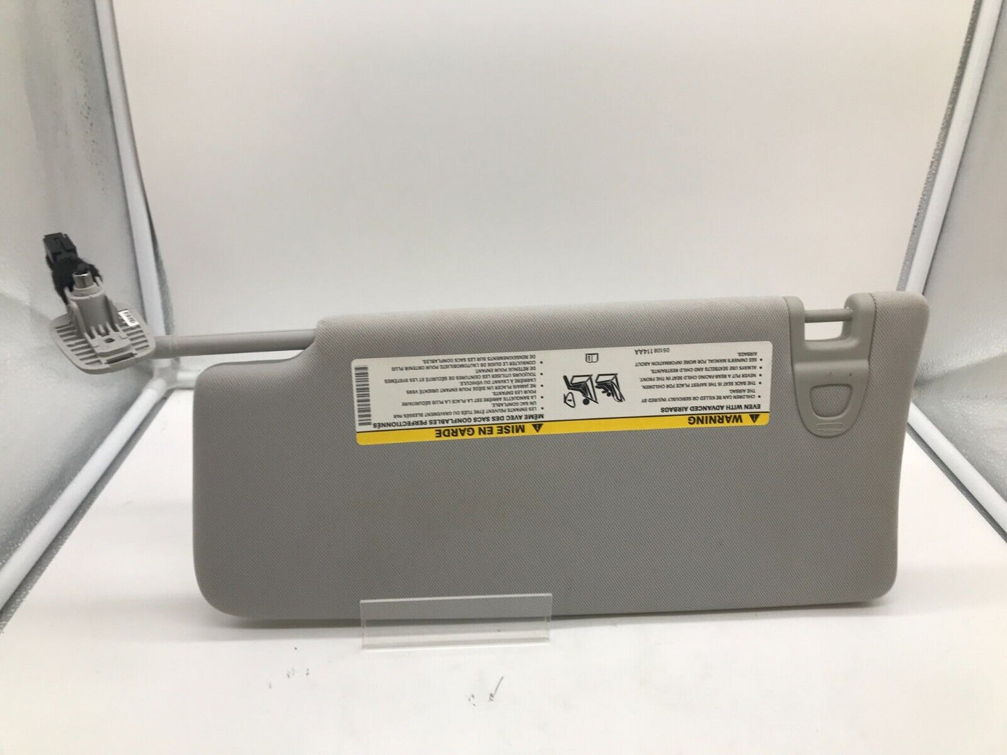 2017-2018 Jeep Compass Passenger Sun Visor Sunvisor Illuminat Gray OEM A01B50032