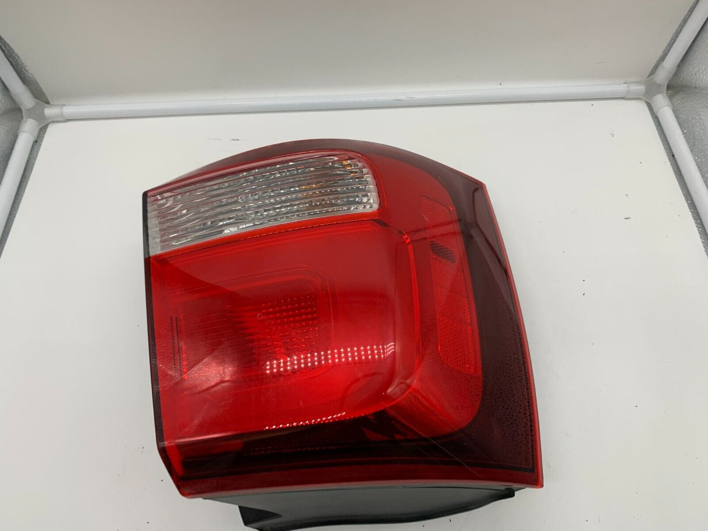 2014-2015 Kia Sorento Driver Side Tail Light Taillight OEM C03B57001