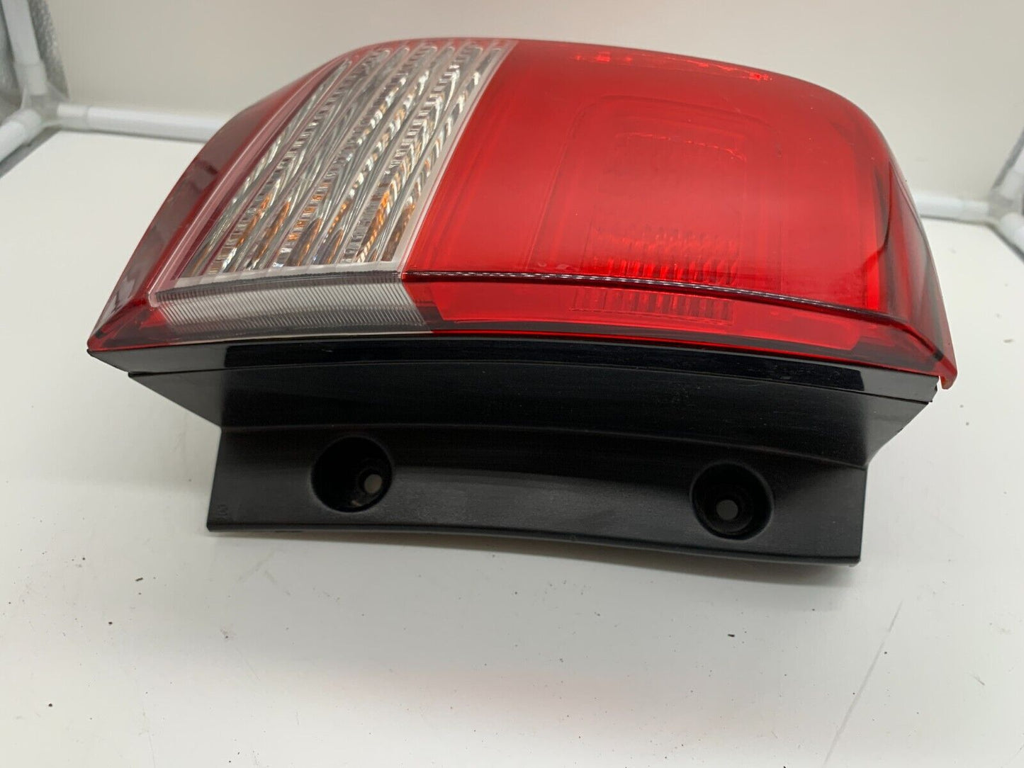 2014-2015 Kia Sorento Driver Side Tail Light Taillight OEM C03B57001