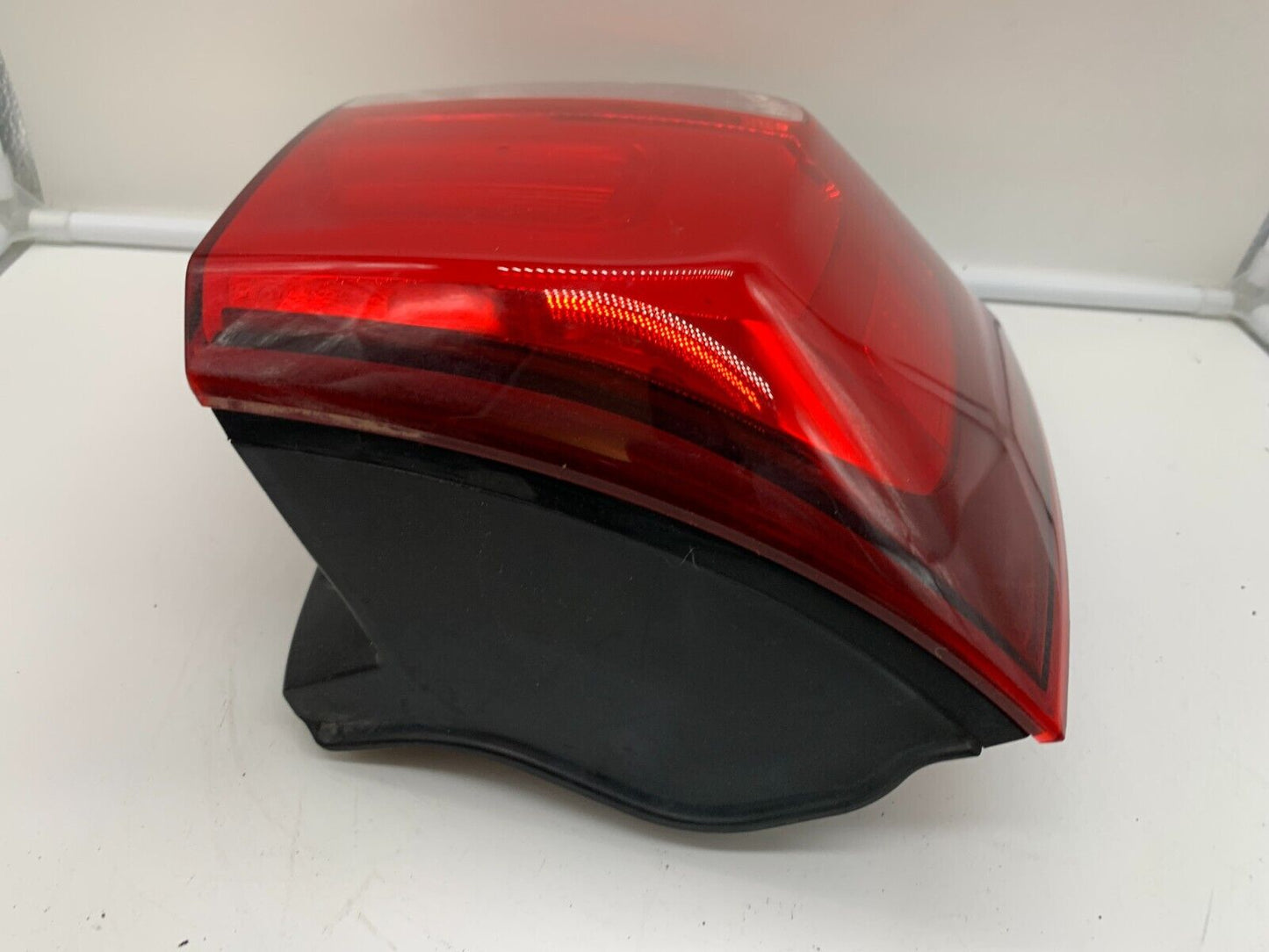 2014-2015 Kia Sorento Driver Side Tail Light Taillight OEM C03B57001