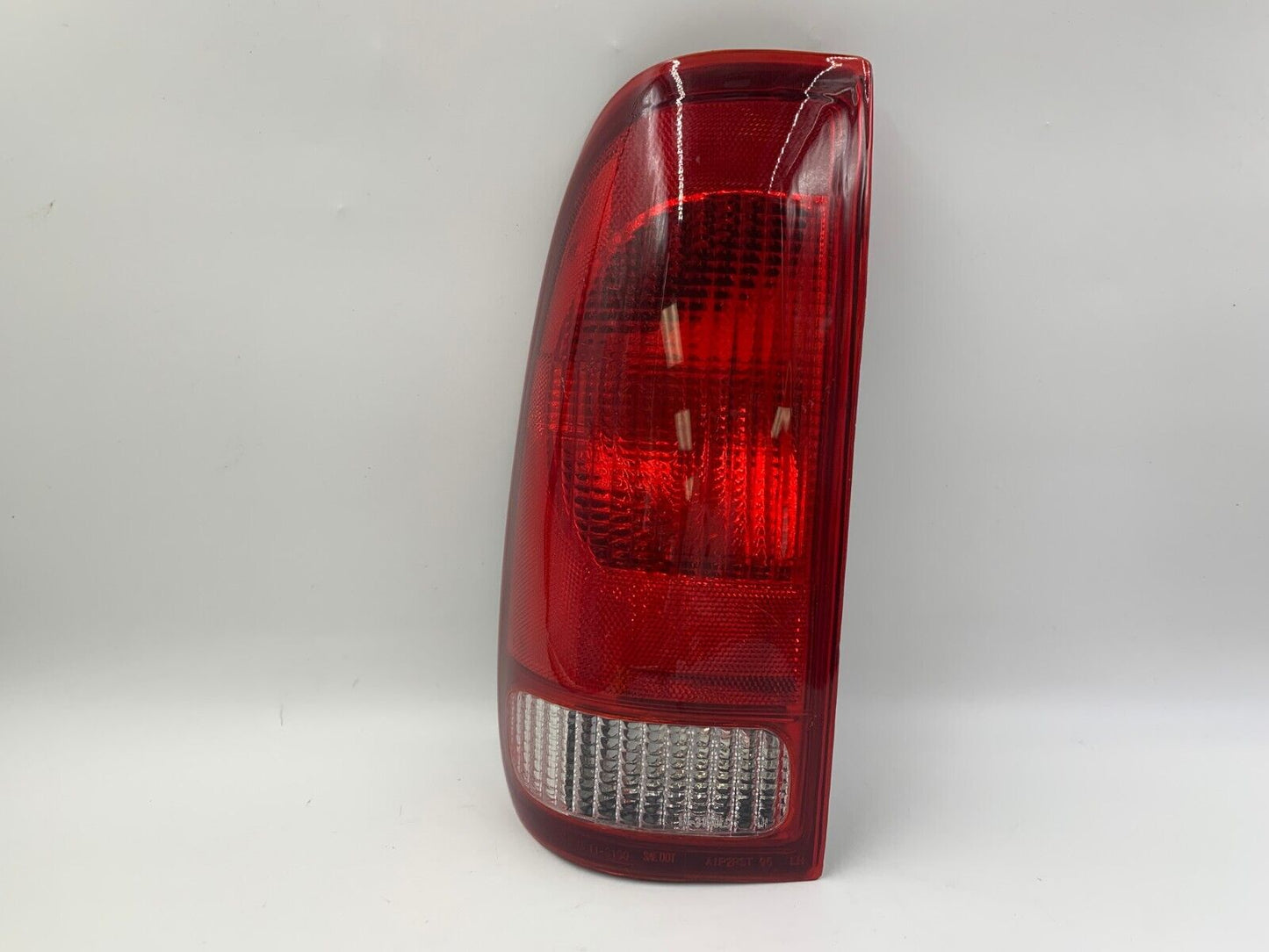 1999-2007 Ford F-350SD Driver Side Tail Light Taillight Styleside OEM A02B32092