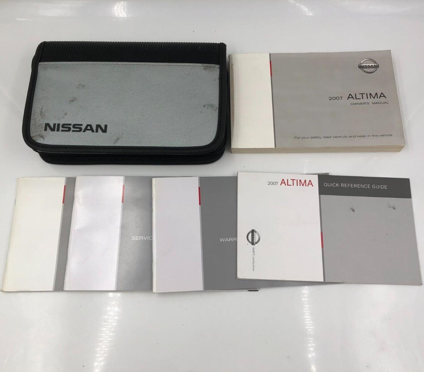 2007 Nissan Altima Owners Manual Set with Case OEM A01B37025