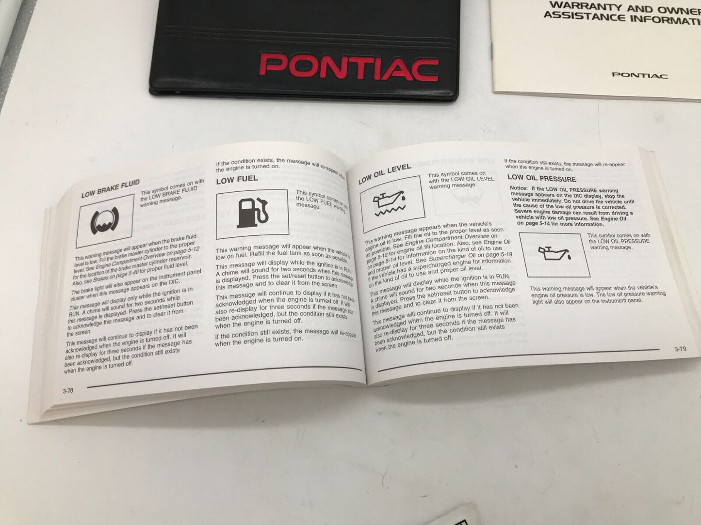 2005 Pontiac Grand Prix Owners Manual Set with Case OEM E04B34033