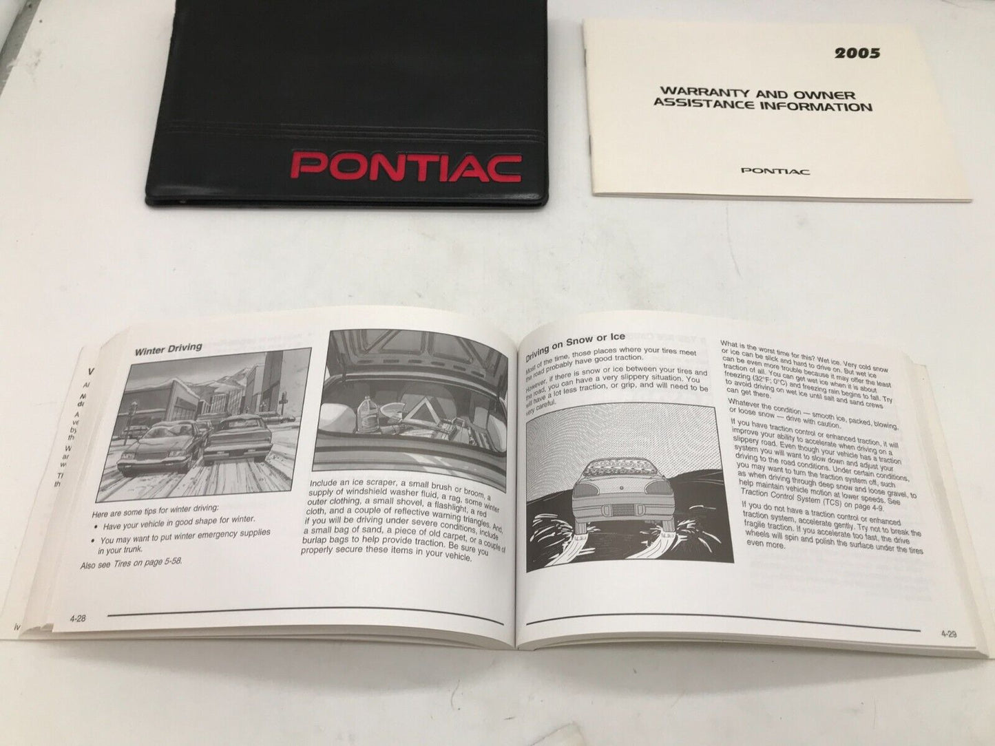 2005 Pontiac Grand Prix Owners Manual Set with Case OEM E04B34033