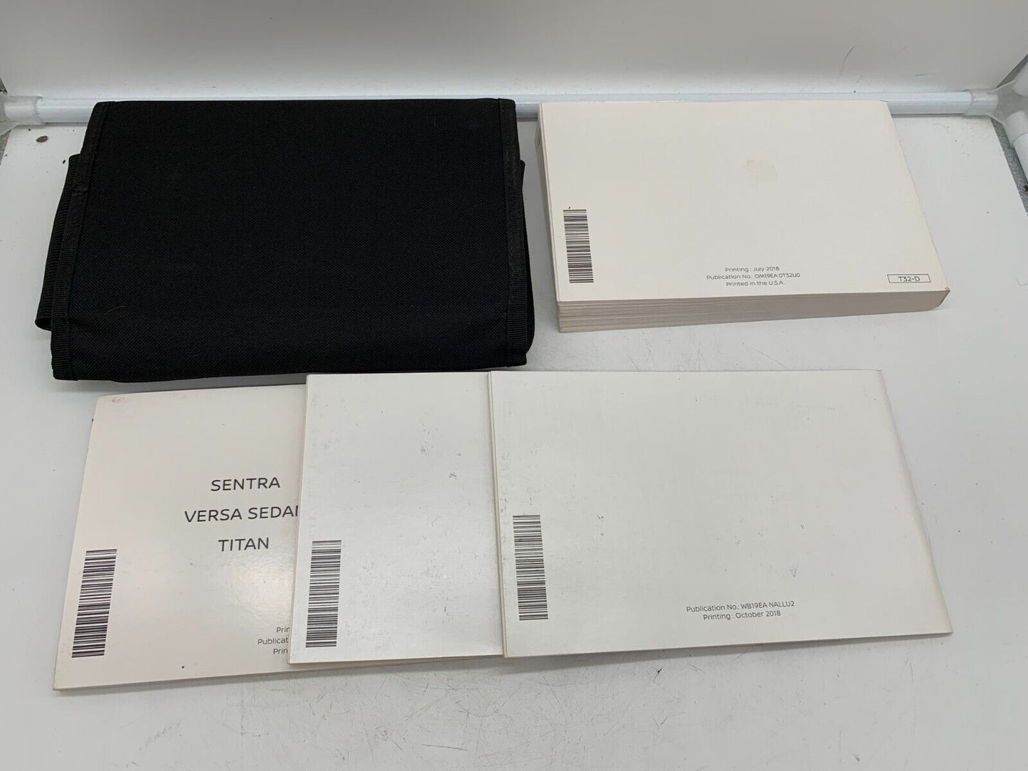 2019 Nissan Rogue Owners Manual Set with Case OEM E04B59007