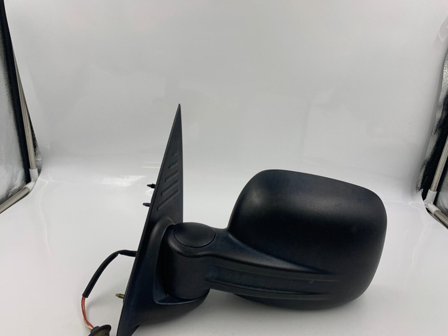 2002-2007 Jeep Liberty Driver Side View Power Door Mirror Black OEM G01B38050