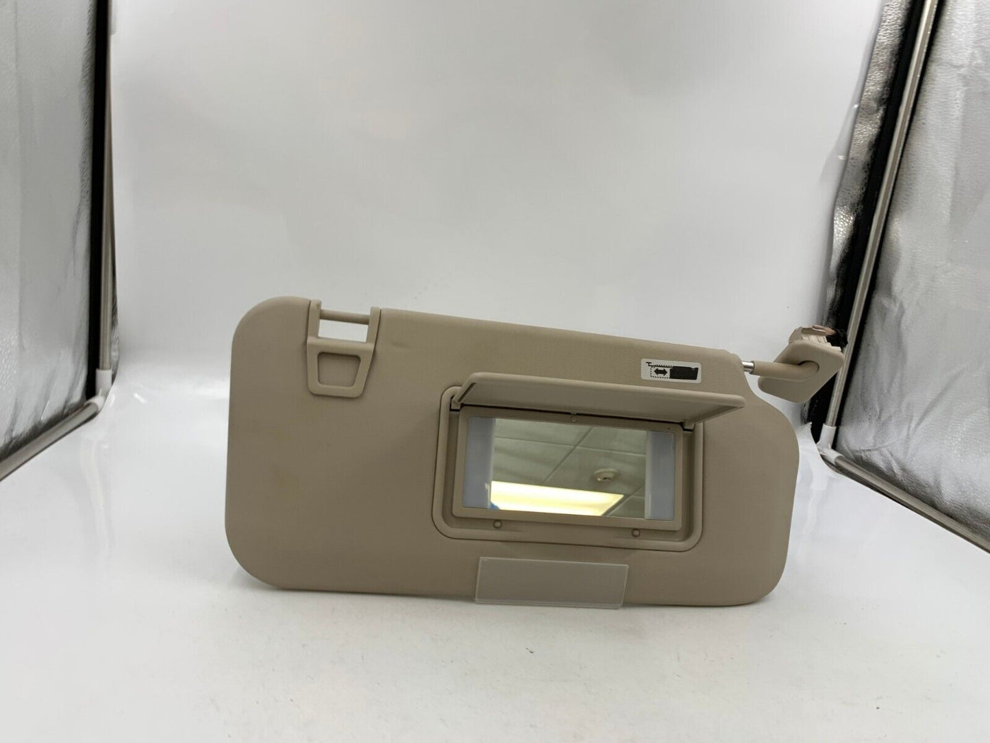 2020 Ford Escape Passenger Sun Visor Sunvisor Gray Illumination OEM D01B25026