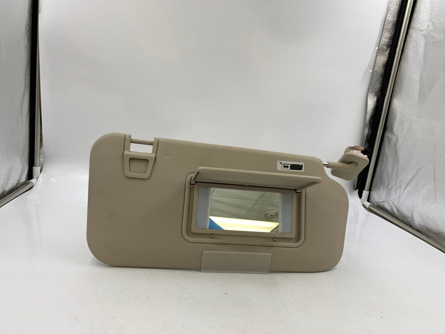 2020 Ford Escape Passenger Sun Visor Sunvisor Gray Illumination OEM D01B25026