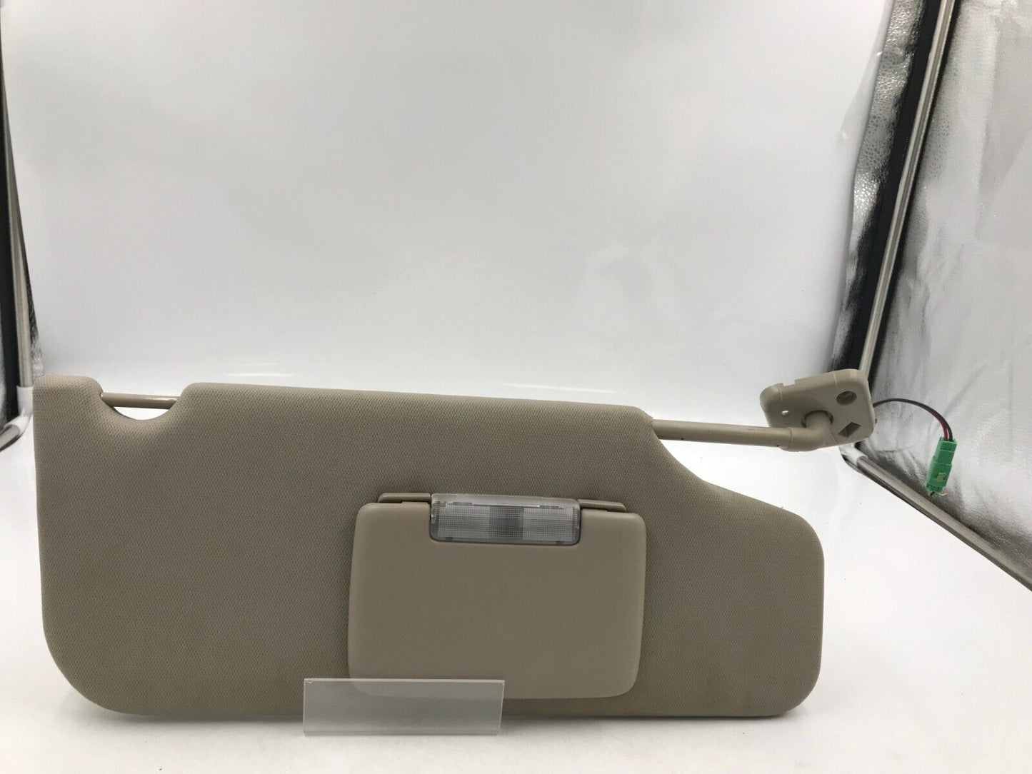 2010-2011 Ford Taurus Passenger Sun Visor Sunvisor Beige Illuminated F02B56063