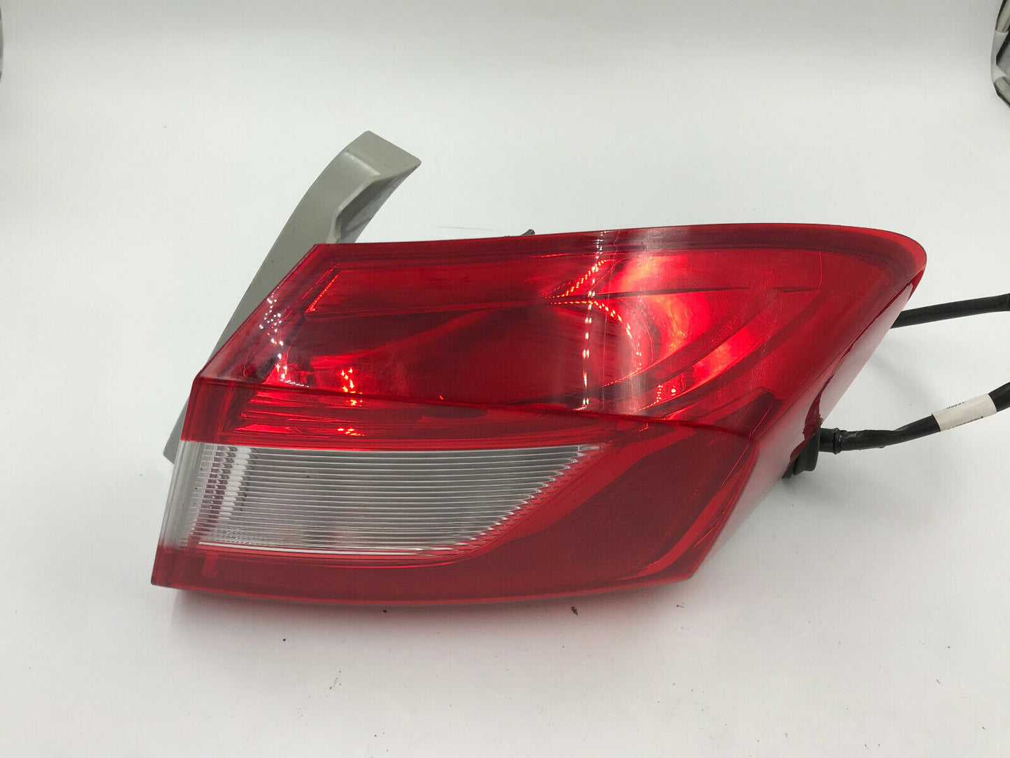 2016 Chevrolet Cruze Passenger Side Tail Light Taillight OEM E04B42030