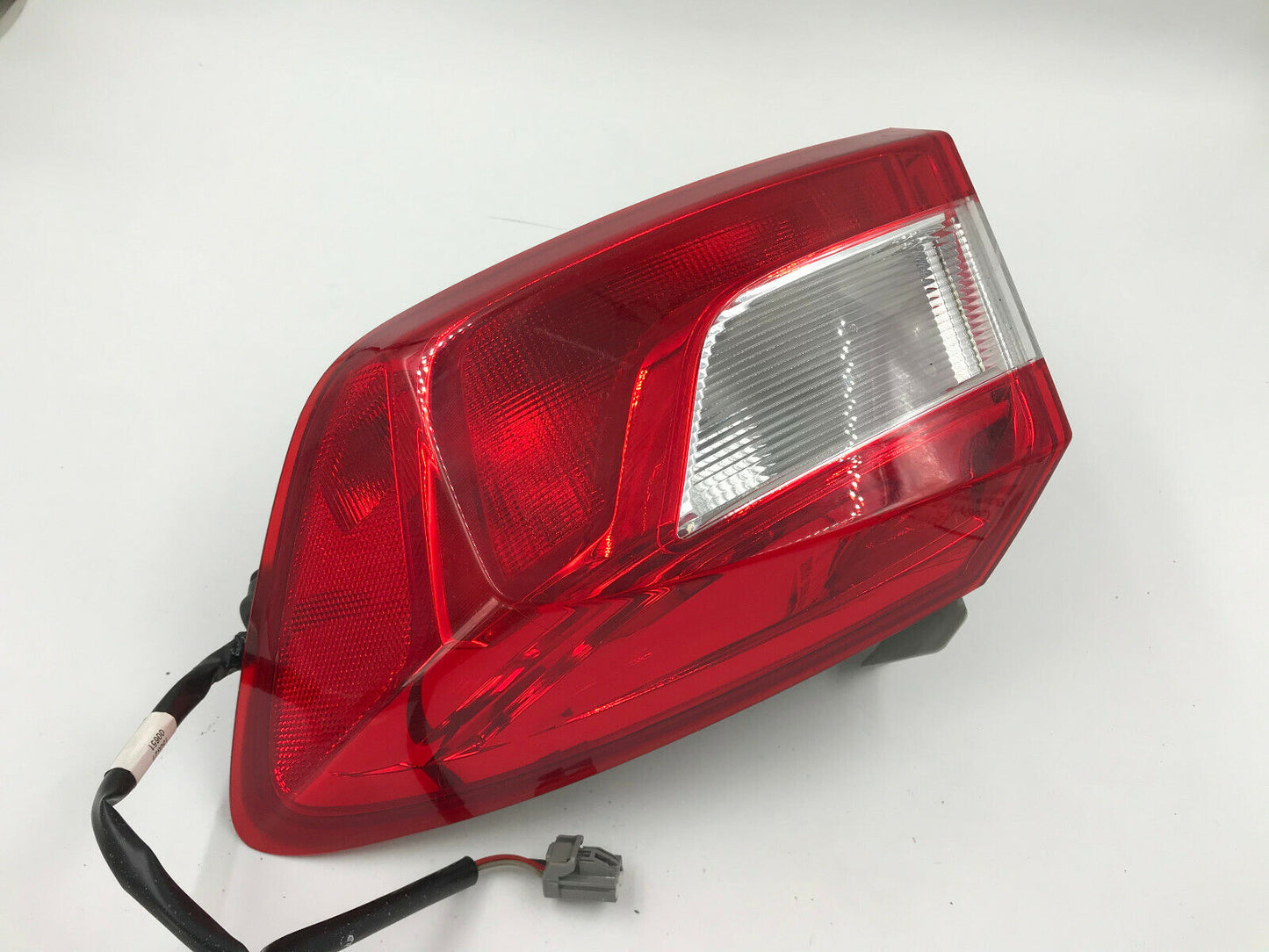 2016 Chevrolet Cruze Passenger Side Tail Light Taillight OEM E04B42030