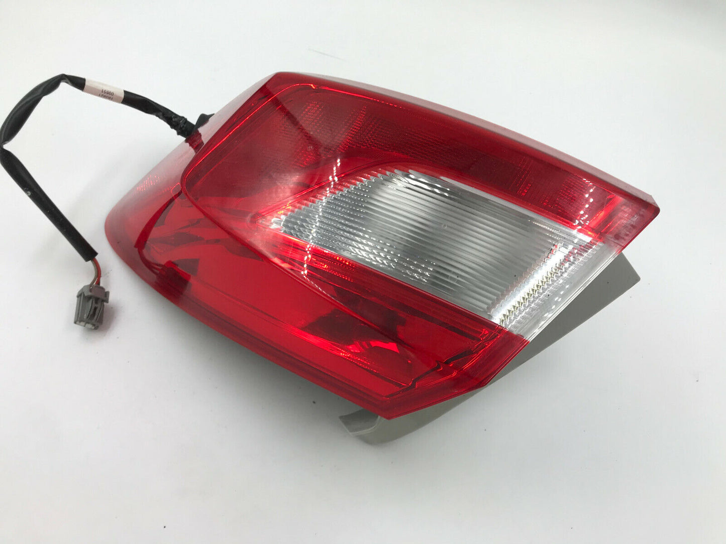 2016 Chevrolet Cruze Passenger Side Tail Light Taillight OEM E04B42030