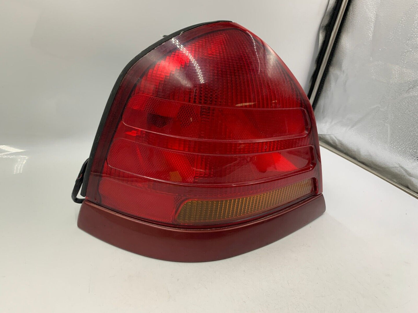 2000-2011 Ford Crown Victoria Driver Side Tail Light Taillight OEM F01B54054