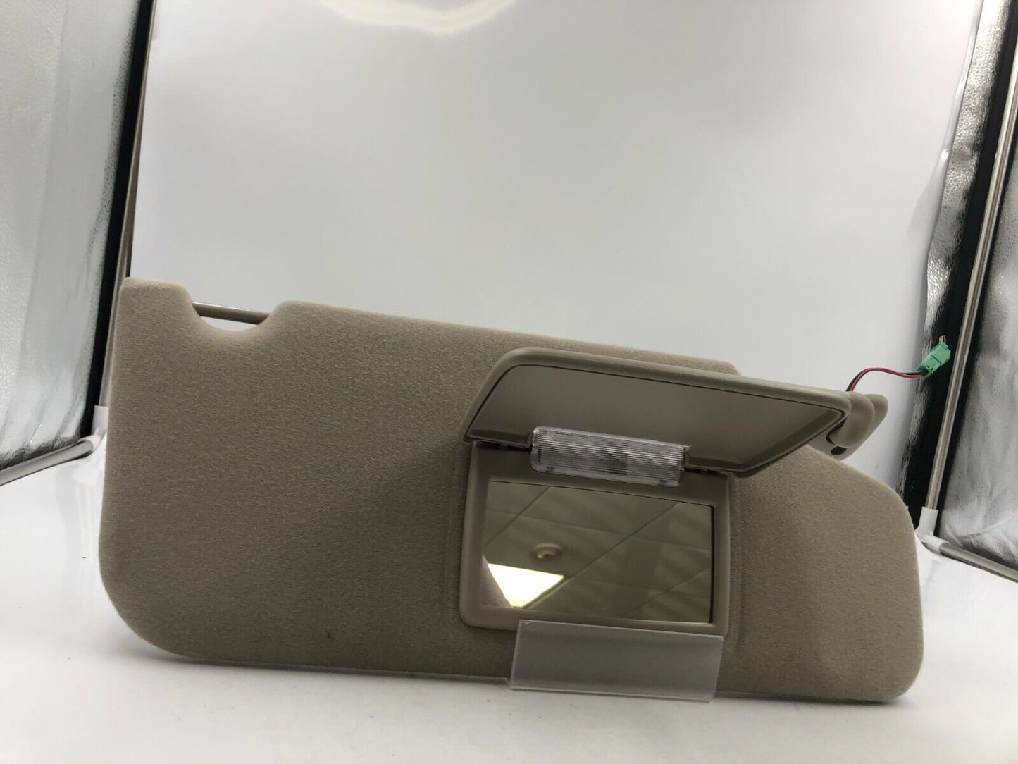 2008-2009 Ford Taurus Passenger Sunvisor Gray Illuminated OEM E04B19071