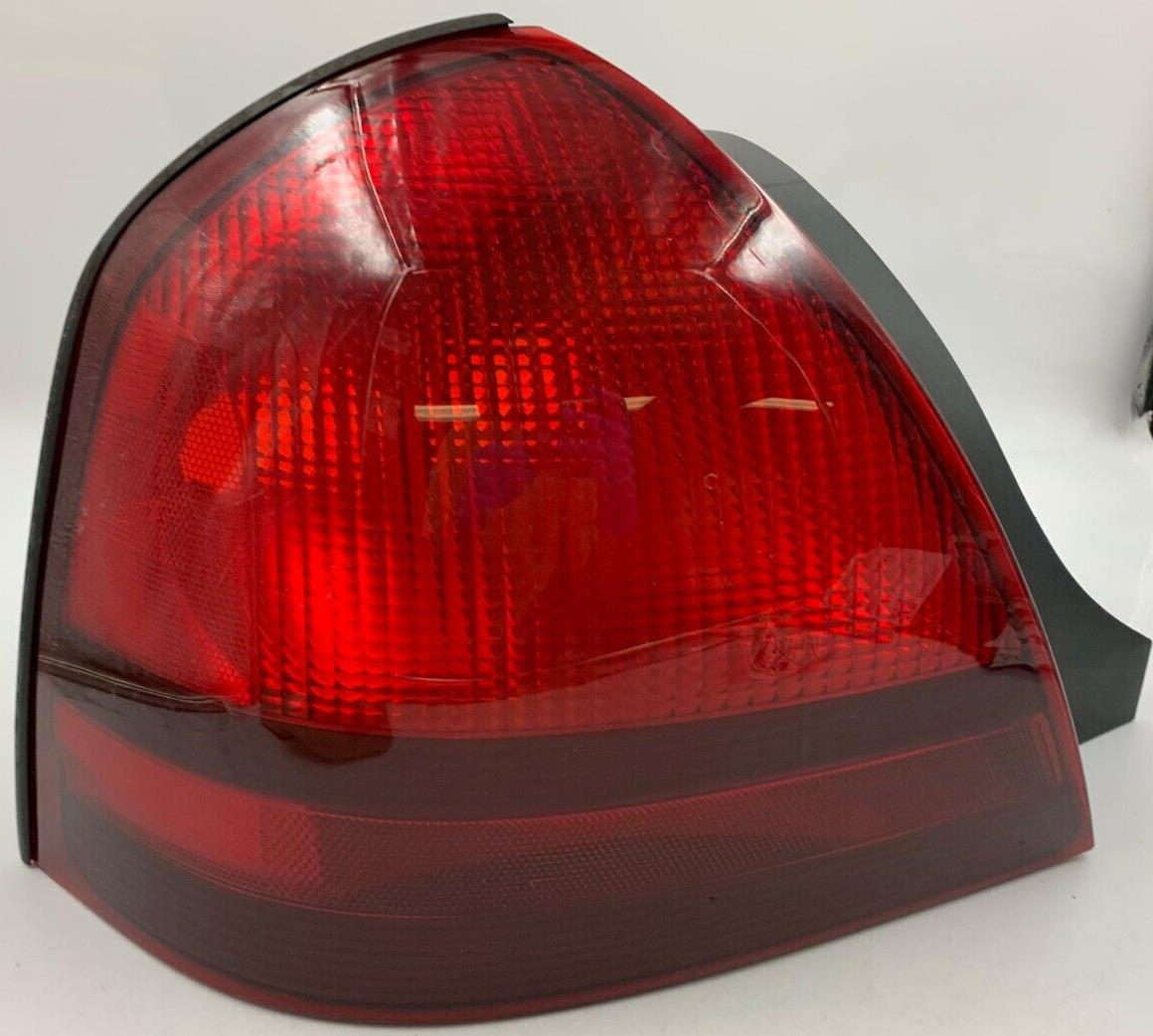 2003-2011 Mercury Mountaineer Driver Side Tail Light Taillight OEM E04B03051