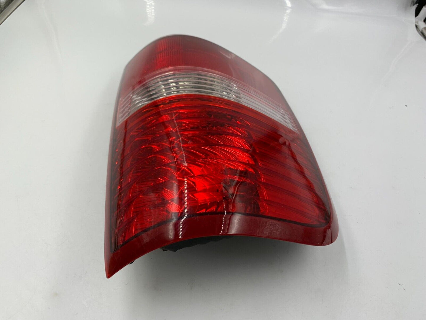 2004-2008 Ford F150 Driver Tail Light Taillight Lamp Styleside OEM D01B31044