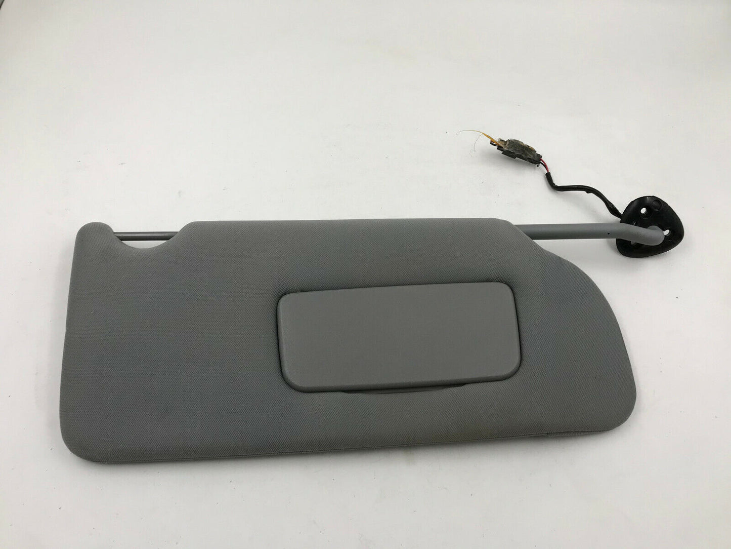 2005-2009 Buick Lacrosse Passenger Sunvisor Gray Illuminated OEM G01B37006