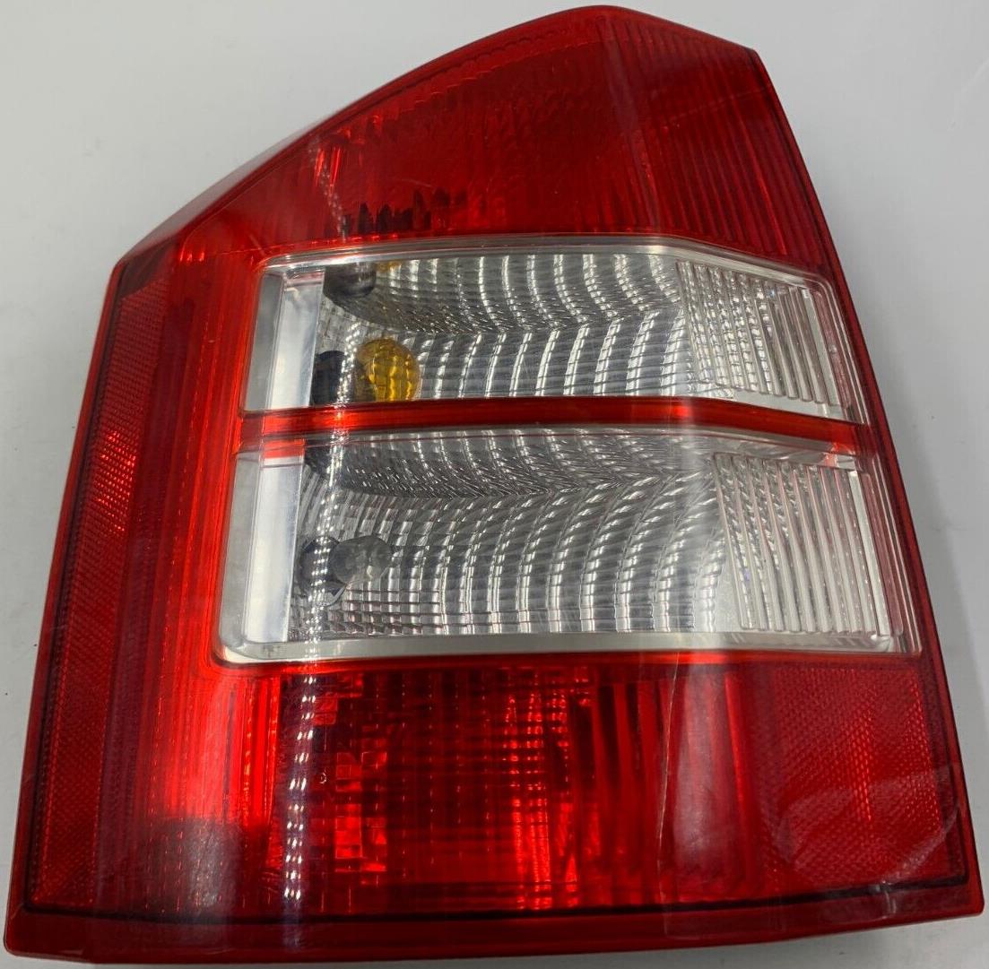 2007-2010 Jeep Compass Passenger Side Tail Light Taillight OEM F04B42052