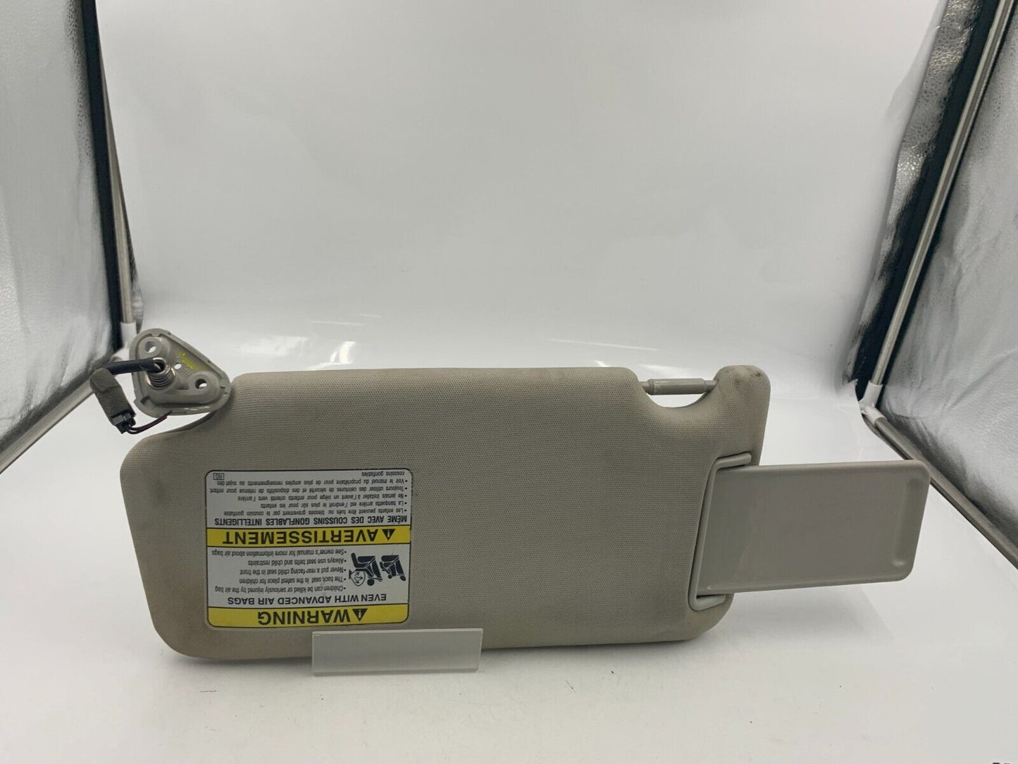 2010-2014 Subaru Legacy Passenger Sun Visor Sunvisor Gray Illuminated C01B38070