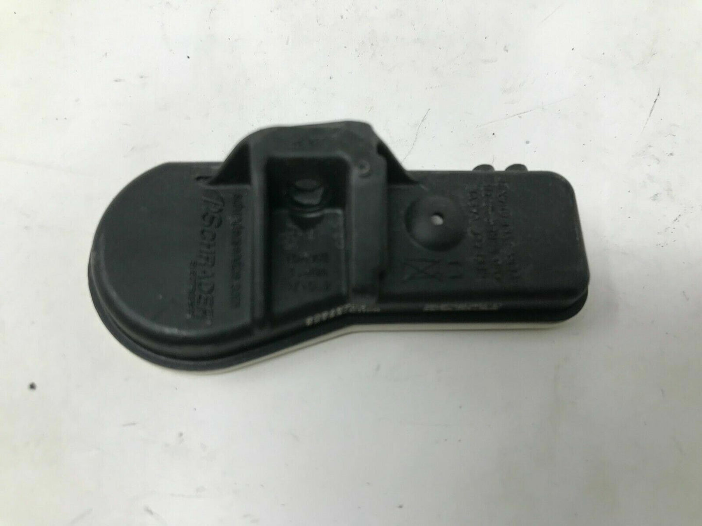 2017 Hyundai Sonata TPMS Sensor Tire Pressure Sensor Genuine OEM E02B35005