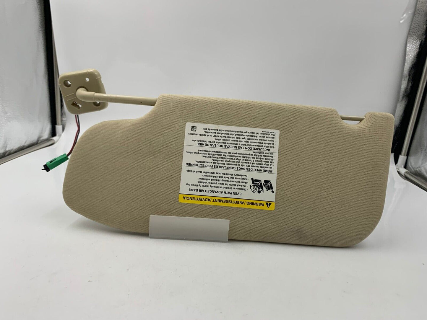 2013-2019 Ford Taurus Passenger Sun Visor Sunvisor Beige Illuminated F01B35052