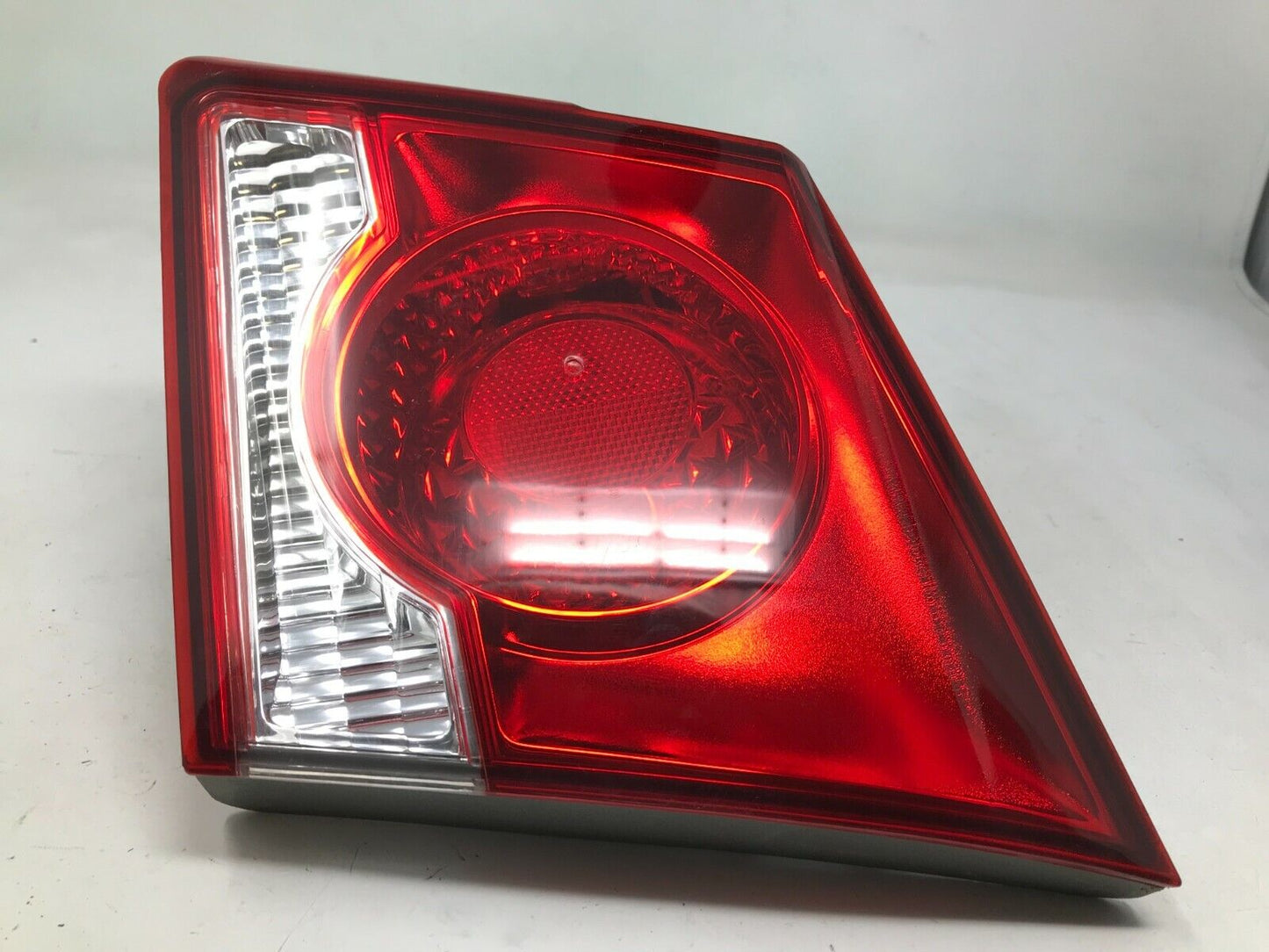 2011-2016 Chevrolet Cruze Passenger Side Trunklid Tail Light Tailight  G01B18005