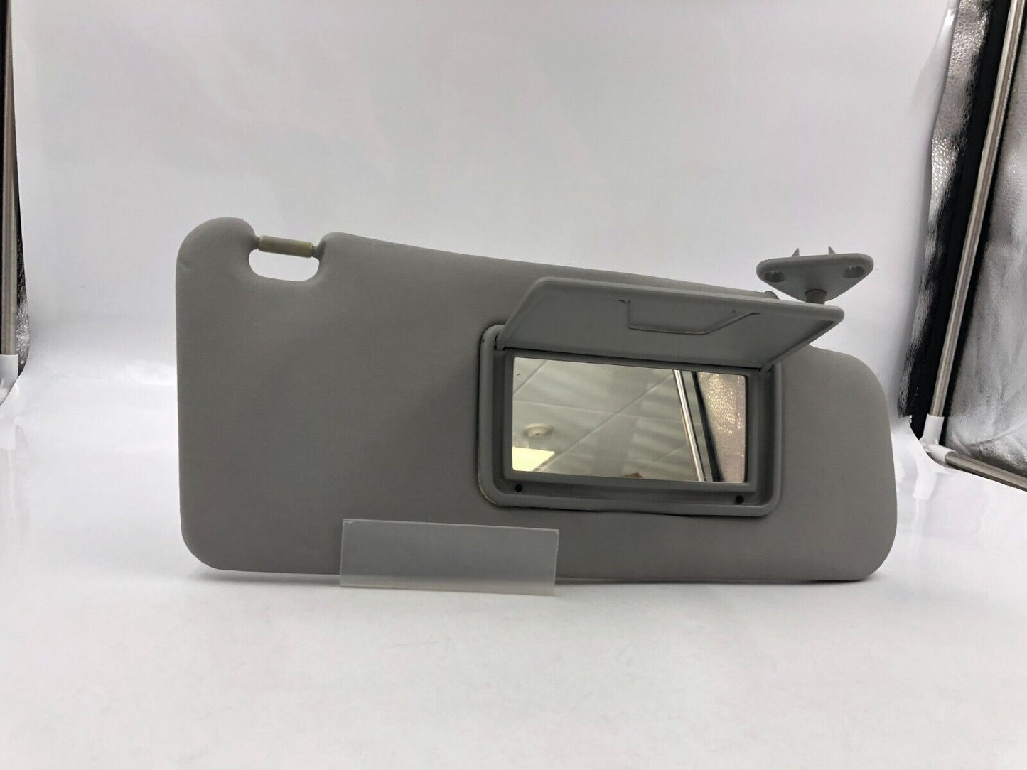 2007-2008 Mitsubishi Outlander Passenger Sun Visor Sunvisor Gray OEM B01B15030