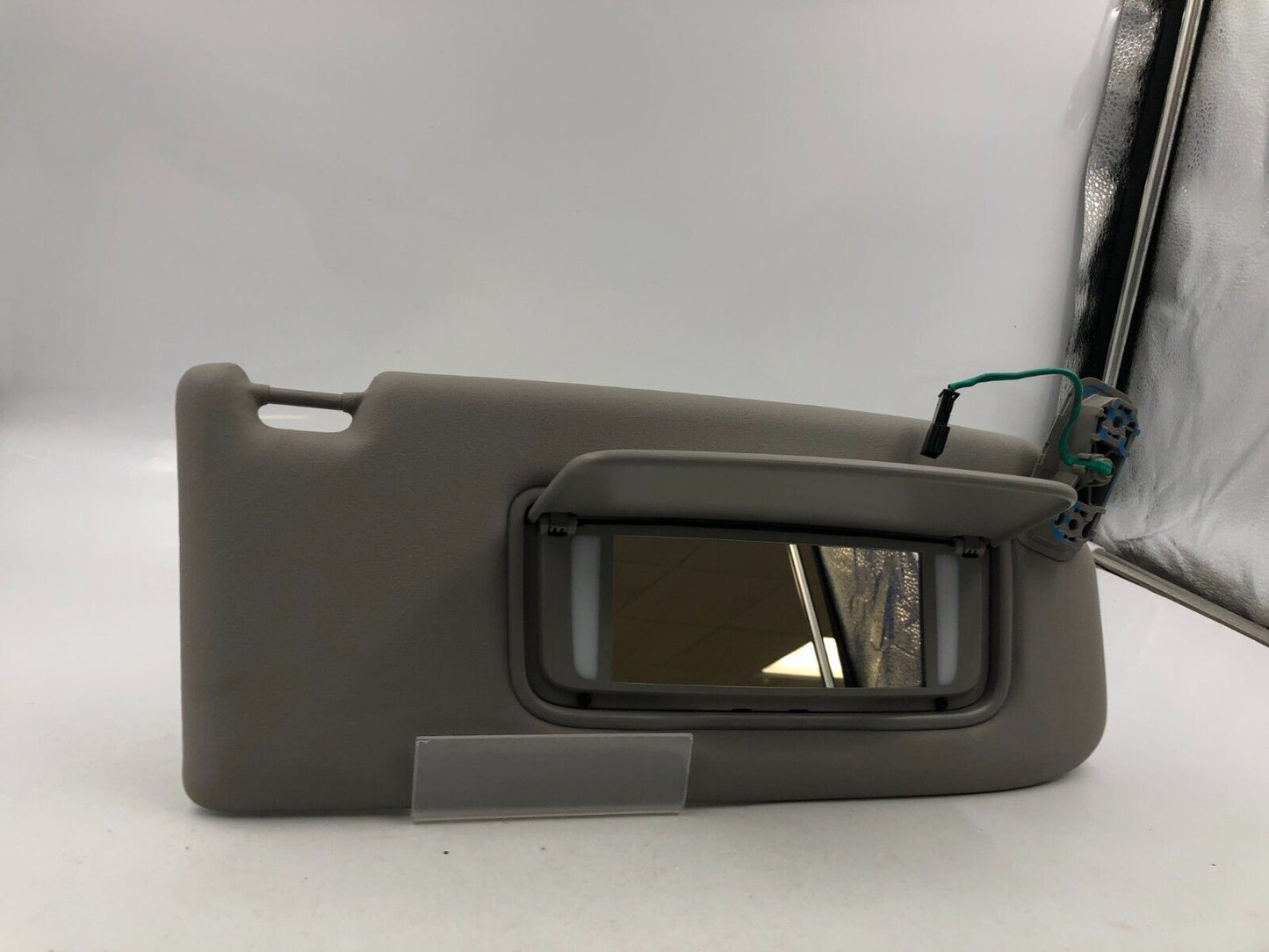 2004-2006 Volvo S40 Passenger Sun Visor Sunvisor Gray Illuminated OEM G01B20046